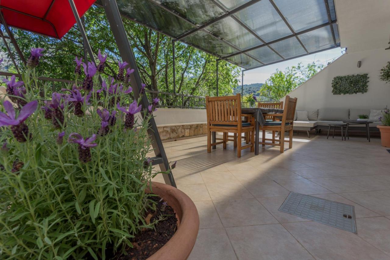 Mamma Mia Apartments-City Center Hvar Town Exterior photo