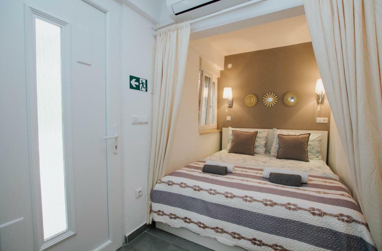 Mamma Mia Apartments-City Center Hvar Town Exterior photo